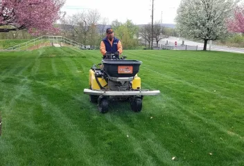 Fertilizing lawn